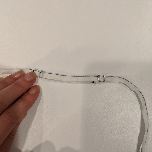 Guess Poppy Smocked Adjustable Halter Top Large - Picture 5 of 7